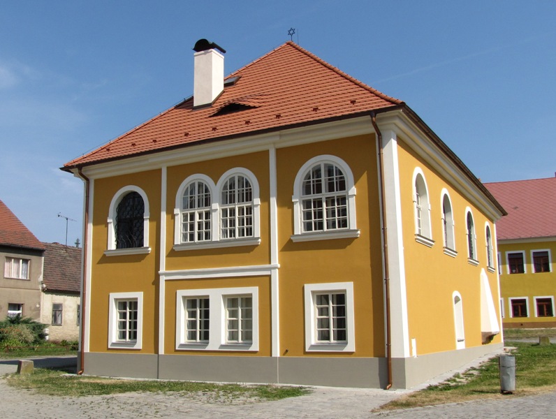 Březnická synagoga